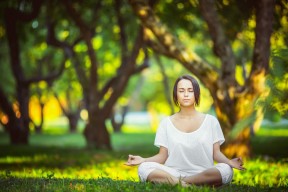 九游直播官网 -Doinb在澳大利亚队比赛中高光表现，关键助攻引发热议！